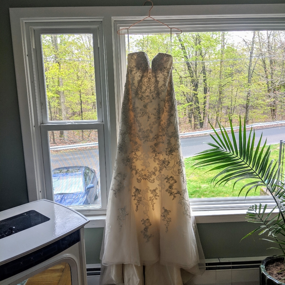 Wedding dress